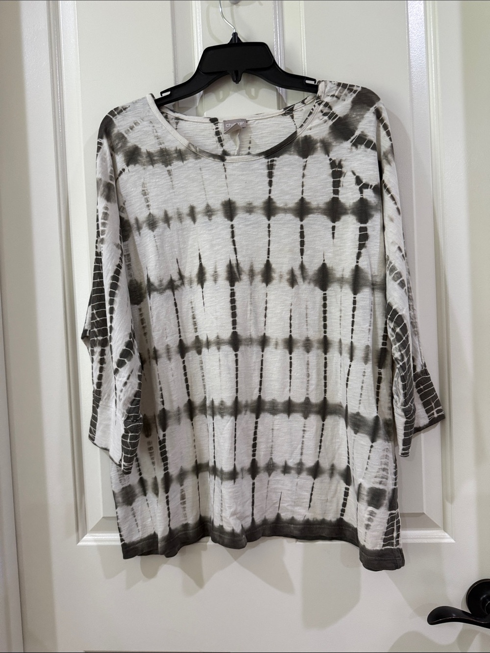 Chico's Gray & White Tie-Dye Scoop Neck Top
